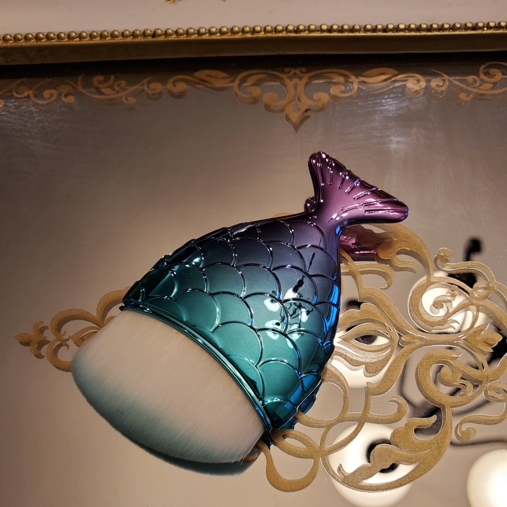 🧜🏼‍♀️💙💜Mermaid makeup brush - Picture 3 of 4